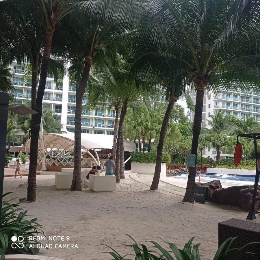 Azure Urban Resort Maui Tower Manila Exterior photo