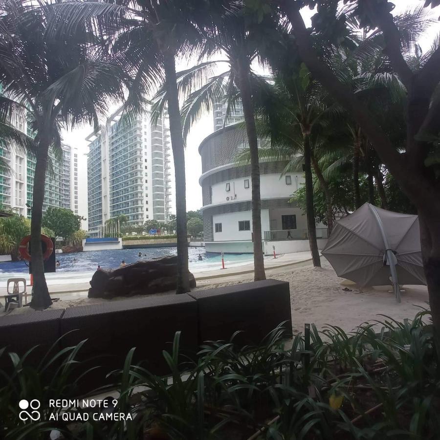 Azure Urban Resort Maui Tower Manila Exterior photo